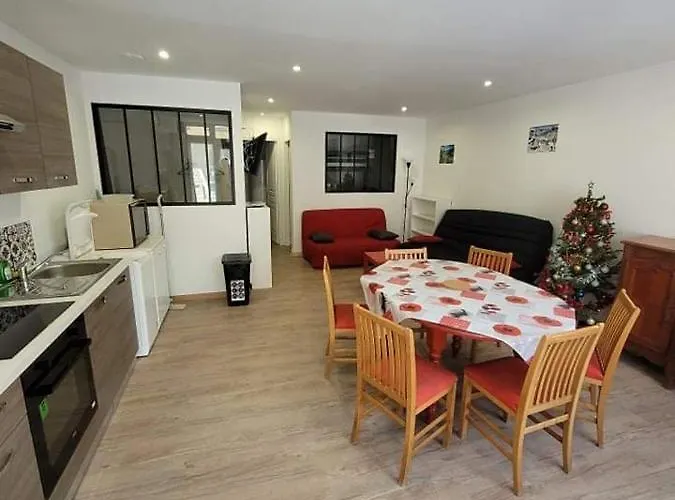 Bardon-perry Apartment