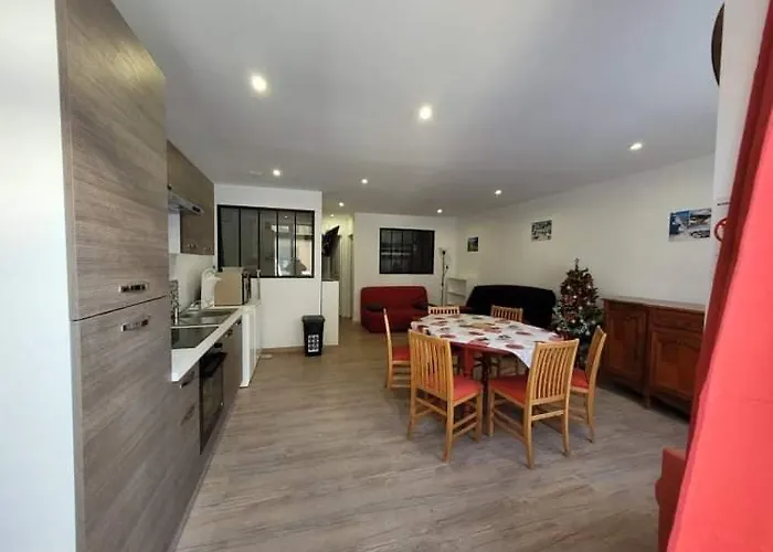 Bardon-perry Apartment